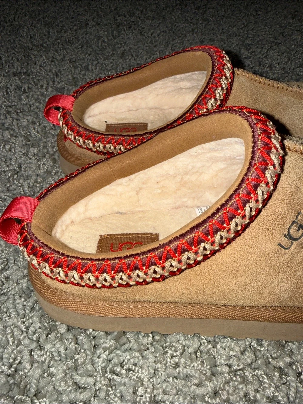 UGG easy wore slip